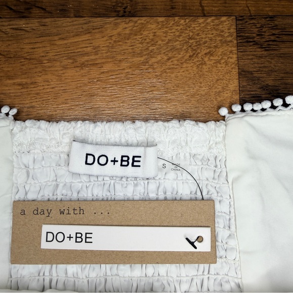 NWT DO + BE laced with pompom trims - Picture 2 of 7